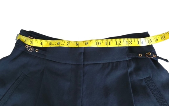 Veronica Beard Goodwin Buckle Shorts Black Linen Blend Size 8 NWT - Picture 9 of 16